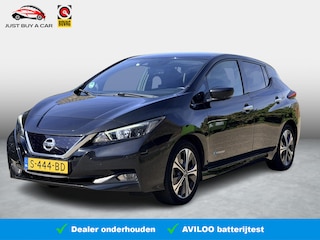 Nissan Leaf N-Connecta 40 kWh SOH 88,7% / Pro-Pilot-Pakket / Warmtepomp / Adaptive Cruise / 4x Stoelverwarming / 360° Camera / Carplay / Navigatie / Keyless / DAB / Dodehoek / 1e Eigenaar / Full LED /