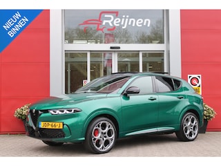 Alfa Romeo Tonale 1.3T PHEV 280PK TRIBUTO ITALIANO | PANORAMISCH SCHUIF / KANTELDAK | ZWART DAK | ZWART LEDEREN BEKLEDING MET RODE ACCENTEN/ GEBORDUURD "TRIBUTO ITALIANO" LOGO OP HOOFD STEUNEN | VOORSTOELEN / STUUR VERWARMD | VOORSTOELEN ELEKTRISCH VERSTELBAAR | DRAADLOOS APPLE CARPLAY / ANDROID AUTO | 360° CAMERA | AUTOMATISCH DIMMENDE BUITENSPIEGELS | 20"INCH LICHTMETALEN VELGEN | ADAPTIVE CRUISE CONTROL | KEYLESS ENTRY / START | ELEKTRISCH BEDIENBARE ACHTERKLEP | DRAADLOZE TELEFOONLADER | AMBIENT LIGHTING | DONKERE HEMELBEKLEDING | SCHAKELFLIPPERS AAN HET STUUR | VERWARMDE RUITENSPROEIERS |