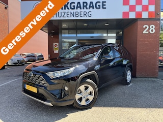 Toyota RAV4 2.5 Hybrid Business Plus // TREKHAAK // ADAPT. CRUISE // ELEK. ACHTERKLEP + STOEL // LEDER // STUUR+STOELVERWARMING // CAMERA //