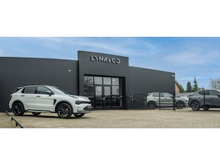 Lynk & Co 01 More Uit voorraad leverbaar- Panorama/schuifdak - 360º Camera - Infinity Audio - Dodehoek detectie - Cruise Control Adaptief - Verwarmde voorstoelen - Extra getint glas - 20' LMV