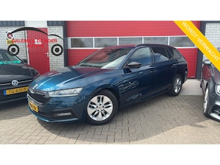 Skoda Octavia Combi 1.0 e-TSI Sport Business AUTOMAAT / SFEER / FULL LED / TREKHAAK / SPORTSTOEL / NAVI / CLIMA / PDC / CARPLAY / NL-AUTO