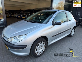 Peugeot 206 1.4 Air-line / apk 2-2027