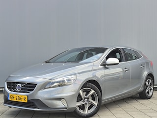 Volvo V40 BWJ 2015 | 2.0 D2 120PK R-Design | TREKHAAK | CLIMA | STOEL&VOORRAAM VERW | PDC | 17'' LMV |