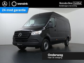 Mercedes-Benz Sprinter 317 CDI | AUT. | L2 H2 | PRO | ACHTERUITRIJCAMERA | CRUISE CONTROL | BETIMMERDE LAADRUIMTE | DIEP ZWART | 3-ZITS | LICHT -/ REGEN SENSOR | CARPLAY | ANDROID AUTO | CERTIFIED