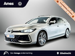 Volkswagen Passat Variant 1.5 eTSI 150pk DSG R-Line Edition | Panoramadak | Parkeersensoren voor & achter | Achteruitrijcamera