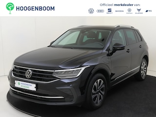 Volkswagen Tiguan 1.4 TSI eHybrid Life | SoH 89% | Trekhaak | Parkeerassistent | Stoel- en stuurwielverwarming | Adaptieve cruise control | Achteruitrijcamera | 3-zone airco | Dodehoek detectie |