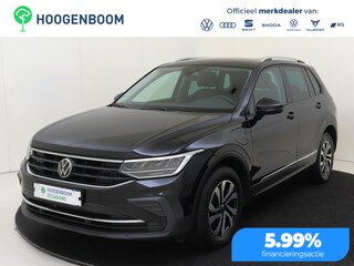Volkswagen Tiguan 1.4 TSI eHybrid Life | SoH 89% | Trekhaak | Parkeerassistent | Stoel- en stuurwielverwarming | Adaptieve cruise control | Achteruitrijcamera | 3-zone airco | Dodehoek detectie |