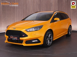 Ford Focus Wagon ST-2 2.0 250pk |Sony|cruise control|Sync 3|bi-xenon|blind spot|parkeer camera|bluetooth|stoeleverwarming|stuurverwarming|DAB|18" lichtmetalen velgen|