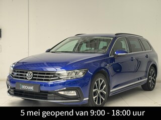 Volkswagen Passat Variant 1.5 TSI R-Line Business + | Navigatie | Trekhaak | Stoelverwarming | Parkeersensoren |