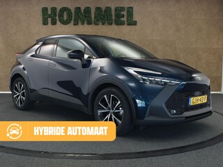 Toyota C-HR 1.8 Hybrid 140 First Edition - ORIGINEEL NEDERLANDSE AUTO - AFKOMSTIG VAN 1E EIGENAAR - ELEKTRISCHE ACHTERKLEP - 360 GRADEN CAMERA - DODEHOEK DETECTIE - PARKEERASSISTENT - PARKEERSENSOREN VOOR/ ACHTER - 18 INCH LICHT METALEN VELGEN- NAVIGATIE - APPLE CARPLAY/ ANDROID AUTO - KEYLESS ENTRY/ START