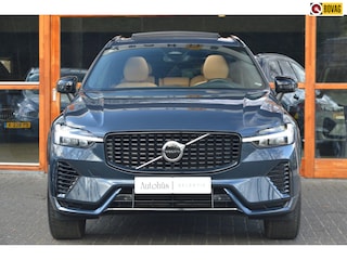 Volvo XC60 T6 Hybride AWD Plus Dark | Geventileerde stoelen | Panoramadak | Trekhaak | Stoel + Stuur Verwarmd | Adaptive Cruise |