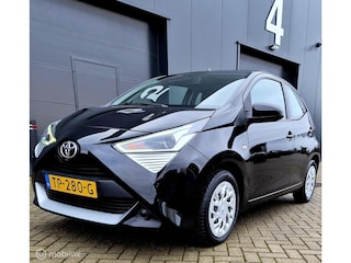 Toyota Aygo 1.0 x-play/airco/ carplay/ achteruitkijk camera