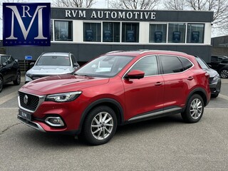 MG EHS 1.5 TGDI Luxury VAN € 25.900,- VOOR € 22.330,- UW LENTEVOORDEEL € 3.570,-! | PHEV | MEGA COMPLEET! | COMPLETE HISTORIE AANWEZIG | FABRIEKSGARANTIE T/M 011-2030 | 52km WLTP ELECTR RIJBEREIK, TOTAAL RIJBEREIK TOT 1.000km! |