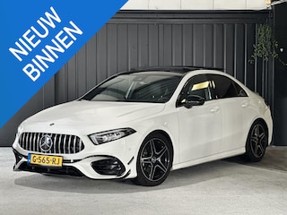 Mercedes-Benz A-klasse 180 Business Solution AMG | AMG-styling | Panorama-dak | Achteruitrijcamera | Carplay | Cruise Control | Stoelverwarming | LED koplampen |