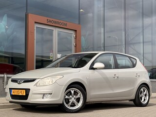 Hyundai i30 1.4i Dynamic 5DRS | CD-Speler | Airco | LM Velgen