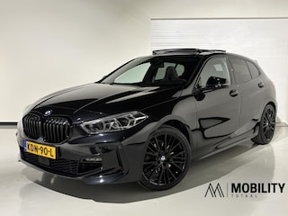 BMW 118i M Sport |PANODAK|KUIPSTOELEN|H&K|19''|ACC|HUD|CAM|SFEER|High Executive|LED|APPLE|