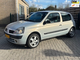 Renault Clio 1.2 Extreme | rijd en schakelt | lange apk | gewoon goedkoop rijden !