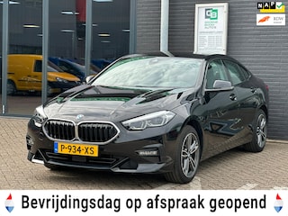 BMW 218i Business Edition/1STE EG/LED/AUTOMAAT/NL AUTO-NAP