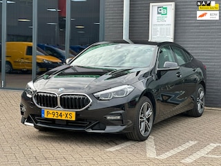 BMW 218i Business Edition/1STE EG/LED/AUTOMAAT/NL AUTO-NAP