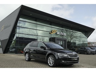 Skoda Octavia Combi 1.6 TDI 105pk DSG Navigatie DAB Xenon / LED Elektrische achterklep Keyless start 17" LMV