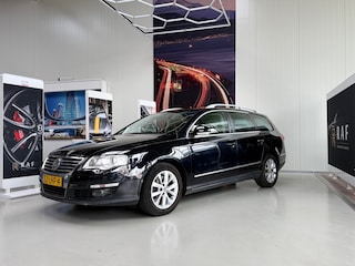 Volkswagen Passat Variant 1.4 TSI Highline BlueMotion,Schuifkanteldak,Stoelverwarming,Automaat.