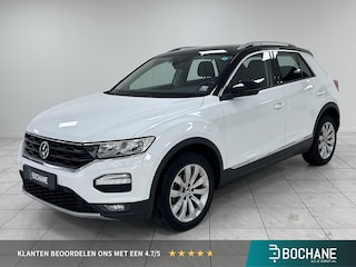 Volkswagen T-Roc 1.0 TSI Style Business TREKHAAK | NAVIGATIE | PARKEERSENSOREN VOOR-EN ACHTER