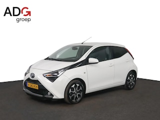 Toyota Aygo 1.0 VVT-i x-joy | Apple Carplay/Android Auto | Climate Control | Lichtmetalen Velgen | Parkeercamera |