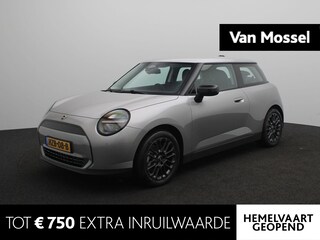 Mini Cooper E Essential 40.7 kWh | Apple Carplay & Android Auto | Climate control | Achteruitrijcamera met parkeersensoren rondom | Dode hoek detectie |