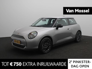 Mini Cooper E Essential 40.7 kWh | Apple Carplay & Android Auto | Climate control | Achteruitrijcamera met parkeersensoren rondom | Dode hoek detectie |
