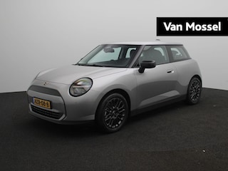 Mini Cooper E Essential 40.7 kWh | Apple Carplay & Android Auto | Climate control | Achteruitrijcamera met parkeersensoren rondom | Dode hoek detectie |