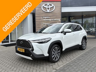Toyota Corolla Cross Hybrid 200 Style STOELVERW BLIND-SPOT PARK-SENSOREN LM-VELGEN ELEK-ACHTERKLEP KEYLESS APPLE/ANDROID DRAADLOOS-LADEN AD-CRUISE DAB+ BLUETOOTH