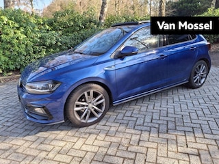 Volkswagen Polo 1.0 TSI Highline 95 PK | R-Line | Trekhaak Afneembaar | Elektrisch Panoramadak | Climate Control | Cruise Controle Adaptief | Achteruitrij Camera | 17" lichtmetalen Velgen | Getinte ramen | Digitaal Dashbord | Apple Carplay | Android Auto |