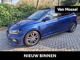 Volkswagen Polo 1.0 TSI Highline 95 PK | R-Line | Trekhaak Afneembaar | Elektrisch Panoramadak | Climate Control | Cruise Controle Adaptief | Achteruitrij Camera | 17" lichtmetalen Velgen | Getinte ramen | Digitaal Dashbord | Apple Carplay | Android Auto |