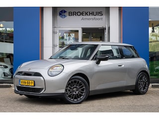 Mini Cooper E Essential 40.7 kWh | Navi | Apple Carplay/Android Auto | Achteruitrijcamera | 17'' LM Velgen | | Achteruitrijcamera | Apple Carplay/Android Auto|telefoonintegratie premium | Dodehoek detectie