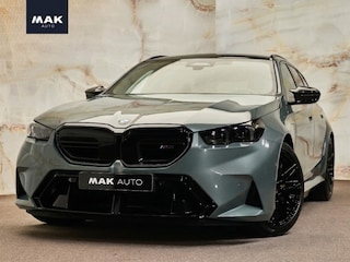BMW 5-serie Touring V8 M Hybrid, Sonderlackierung, Ultimate Package, ceramic, pano, B&W, 21", stl.ventilatie, memory, carbon, leder, privacy