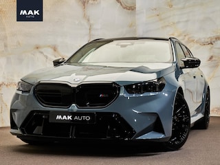 BMW 5-serie Touring V8 M Hybrid, Sonderlackierung, Ultimate Package, ceramic, pano, B&W, 21", stl.ventilatie, memory, carbon, leder, privacy
