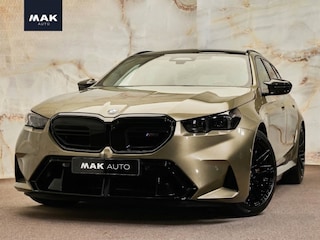 BMW 5-serie Touring V8 M Hybrid, Sonderlackierung, Ultimate Package, ceramic, pano, B&W, 21", stl.ventilatie, memory, carbon, leder, privacy