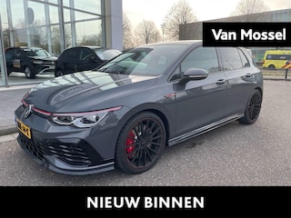 Volkswagen Golf 2.0 TSI GTI Clubsport | 360 PK | ABT-Tuning | Akrapovic Uitlaat Systeem | Keramische Coating | Parkeercamera | Panorama Schuif/Kantel Dak | Stoel en Stuurwielverwarming | Head-Up-Display | Black Style | Apple Carplay / Android Auto |
