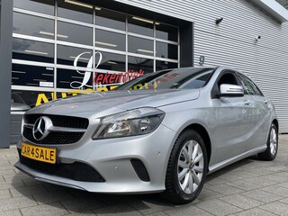 Mercedes-Benz A-klasse 180 BlueEFFICIENCY URBAN - Navigatie I Airco I PDC I LED I Sport interieur I Dealer onderhouden