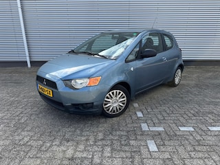 Mitsubishi Colt 1.1 Edition One Airco,nwe APK tot 14-05-2027,div lakbeschadigingen