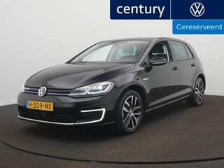 Volkswagen Golf E-DITION Automaat - LED - Navigatie - PDC - Stoelverwarming - ACC - Climatronic