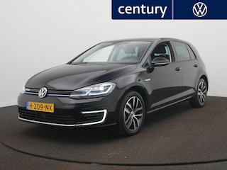 Volkswagen Golf E-DITION Automaat - LED - Navigatie - PDC - Stoelverwarming - ACC - Climatronic