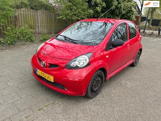 Toyota Aygo 1.0-12V 5drs airco (moet nagekeken worden)