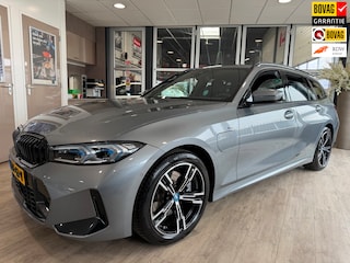 BMW 3-serie Touring 330e HYBRIDE M-Sport Pakket