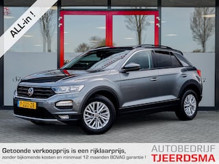 Volkswagen T-Roc 1.0 TSI Style | Origineel NL | 2e Eigenaar | Navigatie | Climate Control | Adaptieve Cruise Control | Parkeersensoren | Lichtmetalen Velgen | Apple Carplay | Android Auto | Metallic Lak | Privacy Glas |