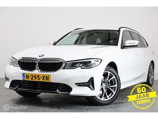 BMW 3-serie Touring 318i - Carplay - Stoelverwarming - Navi