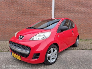 Peugeot 107 1.0-12V XR