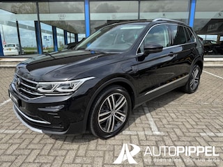 Volkswagen Tiguan 1.4 TSI eHybrid Elegance | IQ.light | Trekhaak | App-conn. | AURcamera | LMV19" | 1e eig.