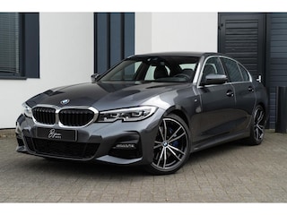 BMW 320i M-Sport CAMERA / LEER / HUD
