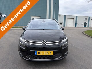 Citroën C4 Picasso 1.2i PureTech Business 7-Persoons 6-Bak 131 PK. Als nieuw rijdende auto en zeer goed onderhouden !!!